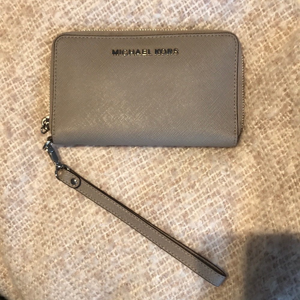 Michael Kors Wristlet Wallet